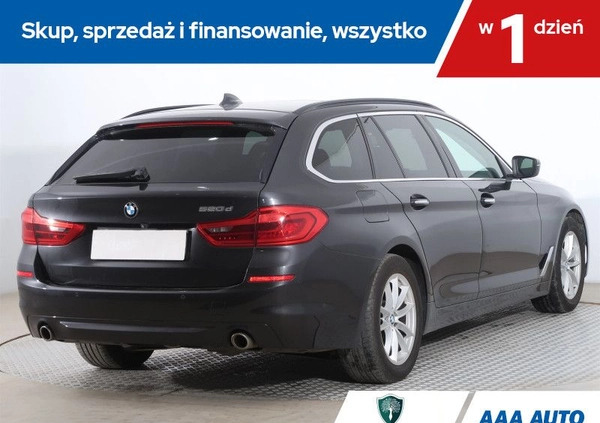 BMW Seria 5 cena 90000 przebieg: 191391, rok produkcji 2017 z Staszów małe 301